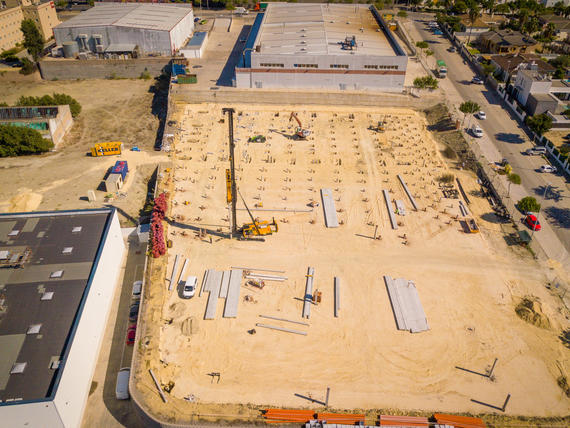 Vista aérea de los trabajos de cimentaciones en nave industrial